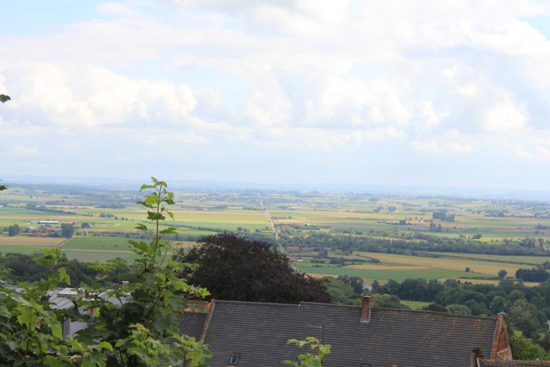 Cliquez sur l'image pour la voir en taille réelle 

Nom : 		panorma.jpg 
Affichages :	1 
Taille :		47,2 Ko 
ID : 			456428